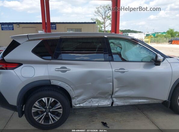 5N1AT3BA9MC808821 2021 NISSAN ROGUE Silver Widok z przodu