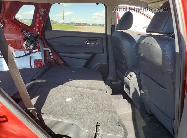5N1AT3BB4MC687575 2021 NISSAN ROGUE Красный Вид задней части салона