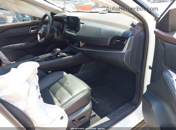 5N1AT3CBXMC672044 2021 NISSAN ROGUE White Вид салону спереду