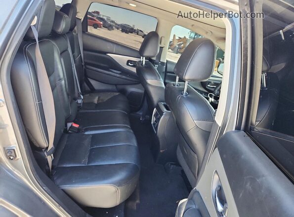 5N1AZ2MH0HN184100 2017 NISSAN MURANO Gray Vista interior trasera