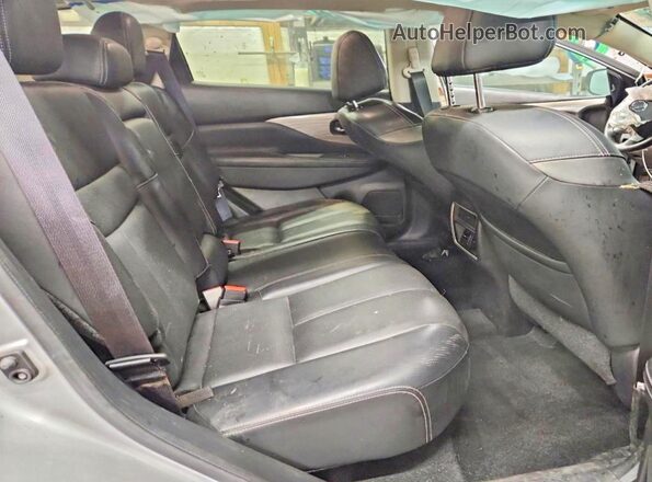 5N1AZ2MH4HN135790 2017 NISSAN MURANO Silver Widok wnętrza z tyłu