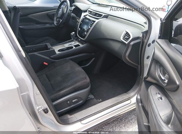 5N1AZ2MH6JN137420 2018 NISSAN MURANO Серебряный Вид салона спереди