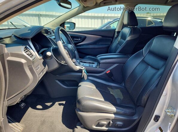 5N1AZ2MS0KN145204 2019 NISSAN MURANO Серебряный Вид салона спереди
