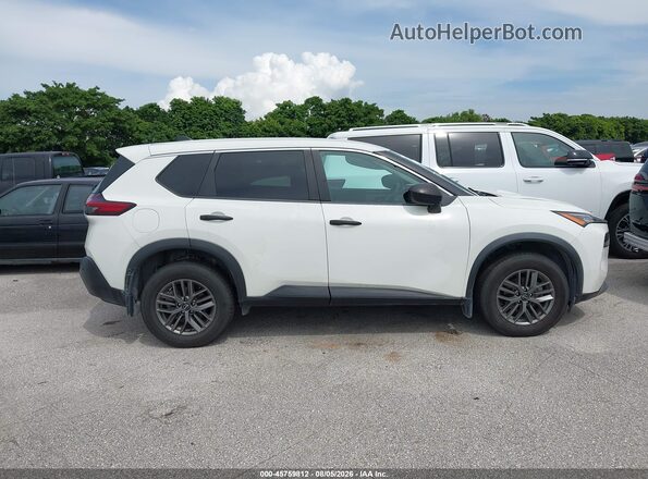 5N1BT3AA0PC789201 2023 NISSAN ROGUE White Widok wnętrza z tyłu