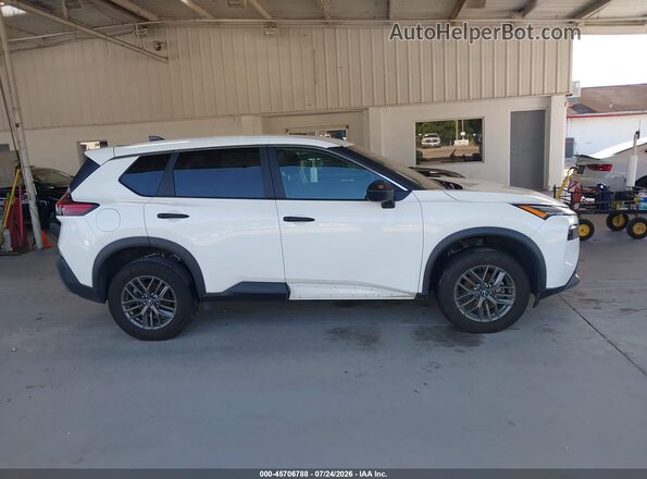 5N1BT3AA1PC890988 2023 NISSAN ROGUE White უკანა სალონის ხედი