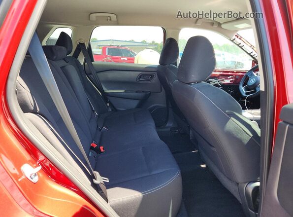 5N1BT3AA4RC729232 2024 NISSAN ROGUE Red Widok wnętrza z tyłu
