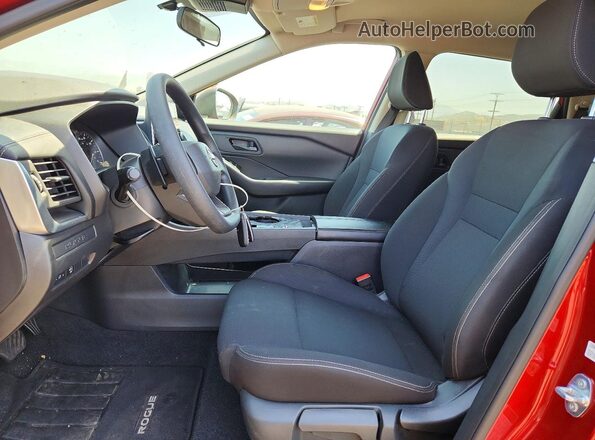 5N1BT3AA4TC693761 2026 NISSAN ROGUE Красный Вид салона спереди