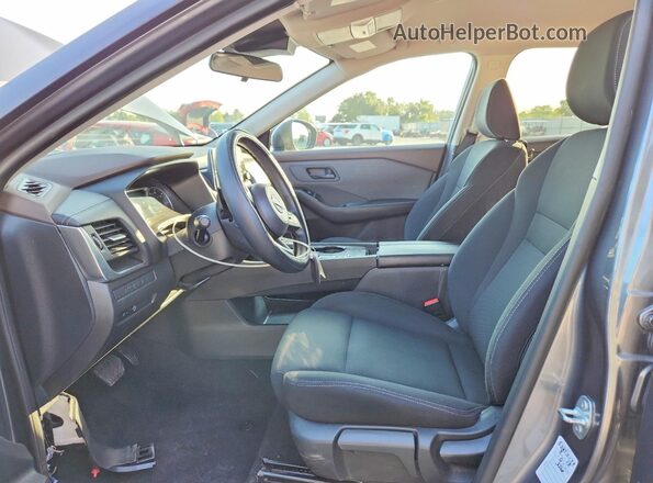 5N1BT3AA6PC893031 2023 NISSAN ROGUE Серый Вид салона спереди