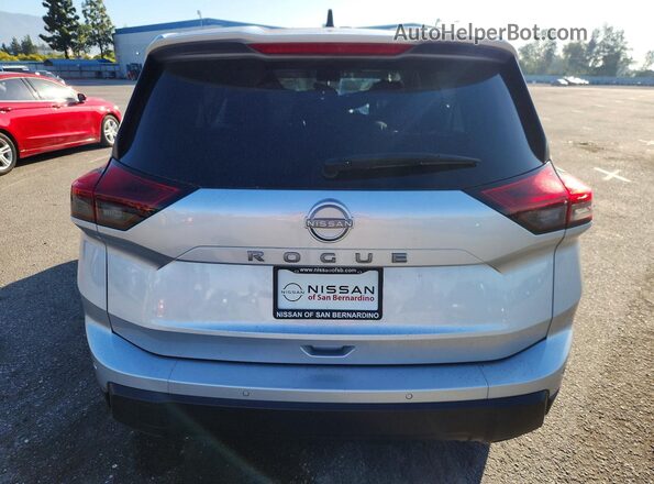 5N1BT3AAXRC729476 2024 NISSAN ROGUE Silver Vista trasera