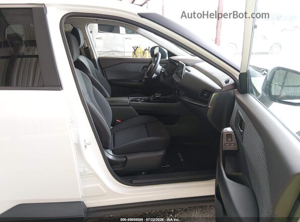 5N1BT3AB1PC815233 2023 NISSAN ROGUE White Front interior view