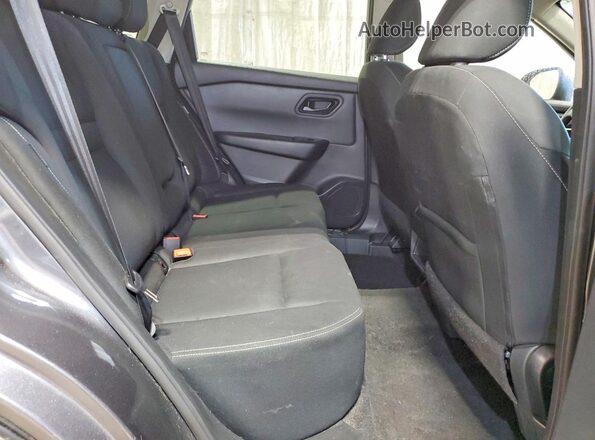 5N1BT3AB2RC694196 2024 NISSAN ROGUE Gray Rear seats view