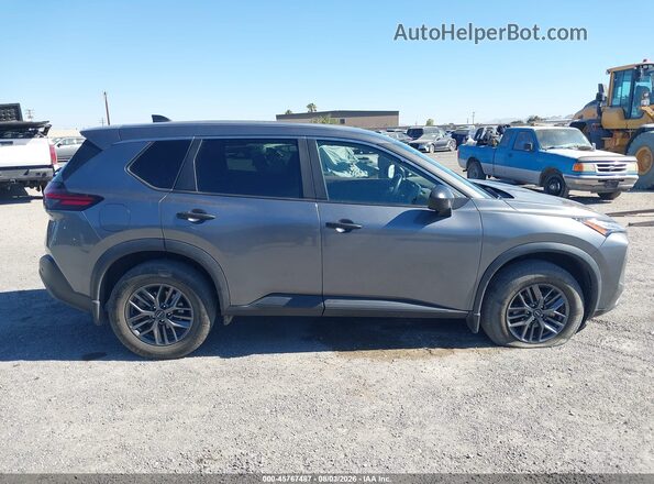 5N1BT3AB4PC683553 2023 NISSAN ROGUE Gray Vista interior trasera