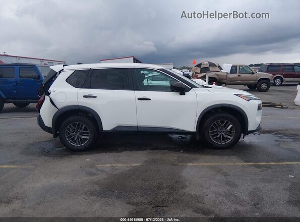 5N1BT3AB6PC771939 2023 NISSAN ROGUE White Vista interior trasera