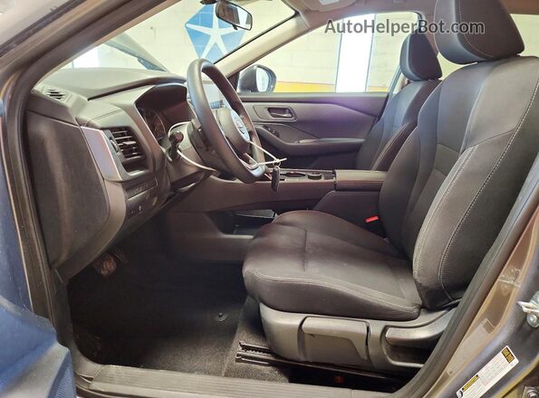5N1BT3AB7RC701157 2024 NISSAN ROGUE Серый Вид салона спереди