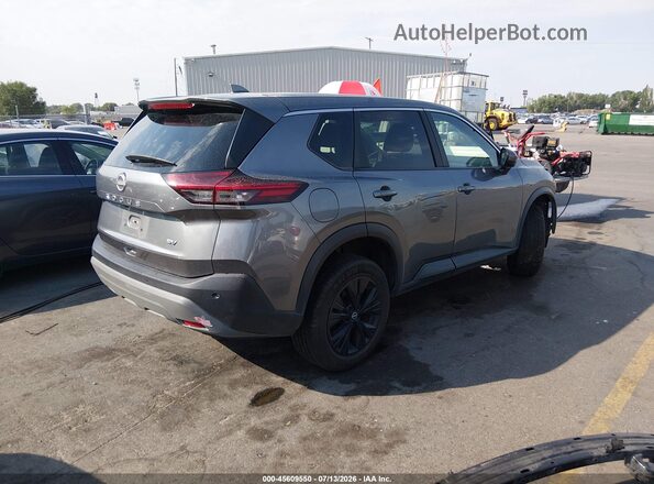 5N1BT3BA0PC800633 2023 NISSAN ROGUE Gray Trasero derecho