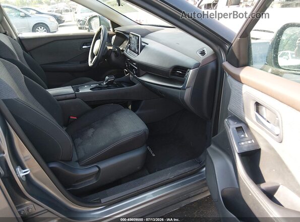 5N1BT3BA0PC800633 2023 NISSAN ROGUE Gray Vista interior delantera