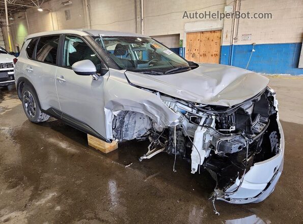 5N1BT3BA1SC806644 2025 NISSAN ROGUE Silver Delantero derecho