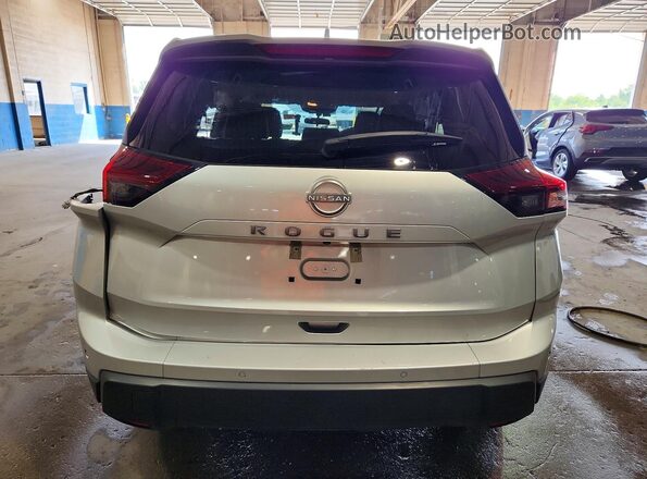 5N1BT3BA1SC806644 2025 NISSAN ROGUE Silver Vista trasera