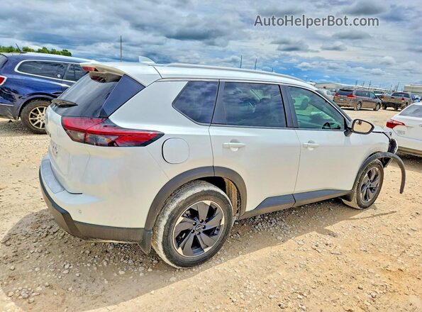 5N1BT3BA4SC671871 2025 NISSAN ROGUE White Trasero derecho