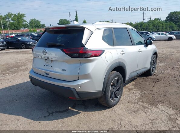 5N1BT3BA5RC670965 2024 NISSAN ROGUE Silver Trasero derecho