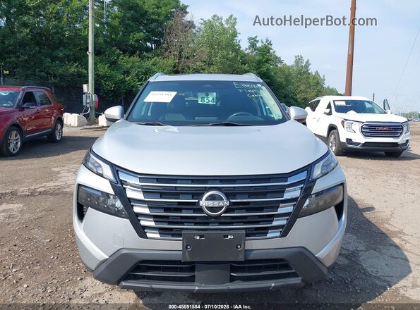 5N1BT3BA5RC670965 2024 NISSAN ROGUE Silver Vista interior trasera