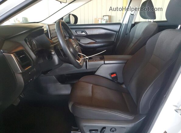 5N1BT3BA6RC694496 2024 NISSAN ROGUE White Vista interior delantera