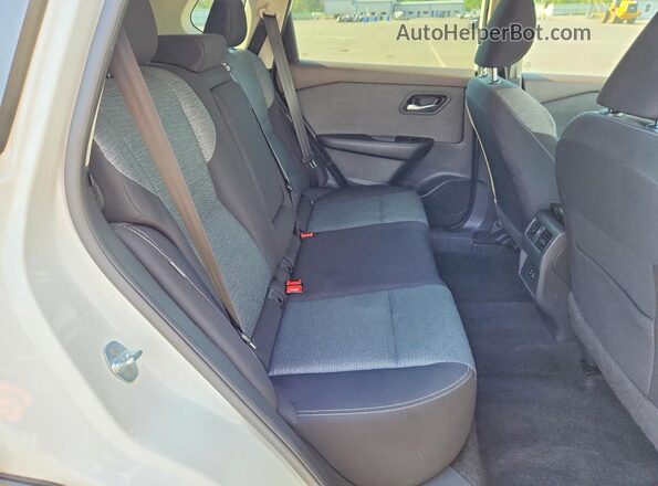 5N1BT3BA7PC821981 2023 NISSAN ROGUE White Вид задньої частини салону
