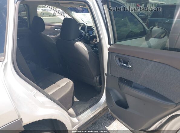 5N1BT3BA8NC693697 2022 NISSAN ROGUE Silver Widok naklejki z numerem VIN