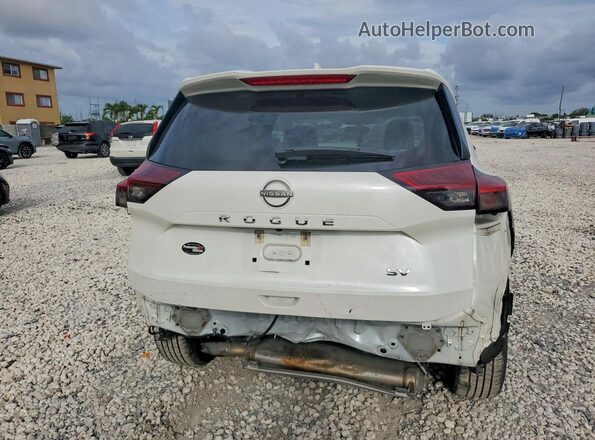 5N1BT3BA8PC858120 2023 NISSAN ROGUE White Вид ззаду