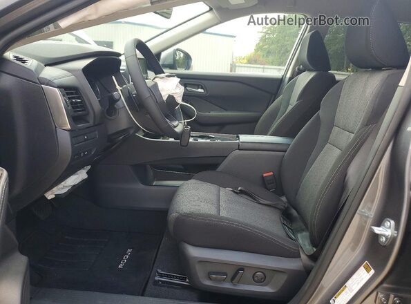 5N1BT3BA8TC835902 2026 NISSAN ROGUE Gray Vista interior delantera