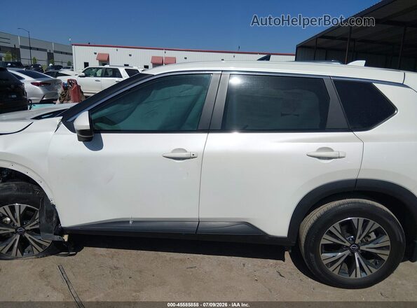 5N1BT3BA9NC721734 2022 NISSAN ROGUE White Вид задньої частини салону
