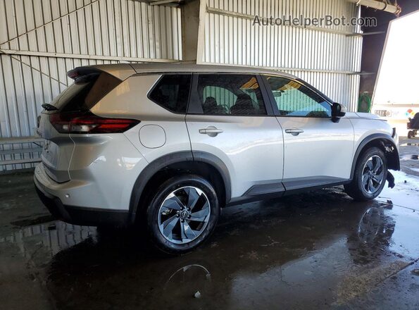 5N1BT3BA9SC835289 2025 NISSAN ROGUE Silver Հետևի աջ