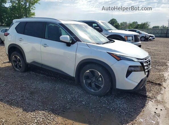 5N1BT3BB0SC677062 2025 NISSAN ROGUE Белый Передняя правая четверть