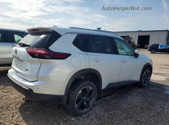 5N1BT3BB0SC677062 2025 NISSAN ROGUE Белый Задняя правая четверть