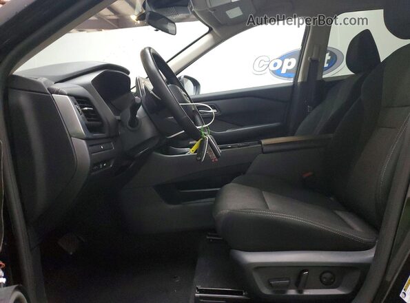 5N1BT3BB0SC834752 2025 NISSAN ROGUE Черный Вид салона спереди