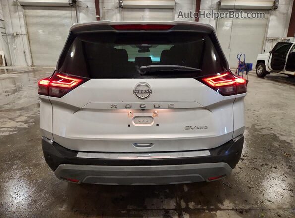 5N1BT3BB1NC671663 2022 NISSAN ROGUE Silver Вид ззаду