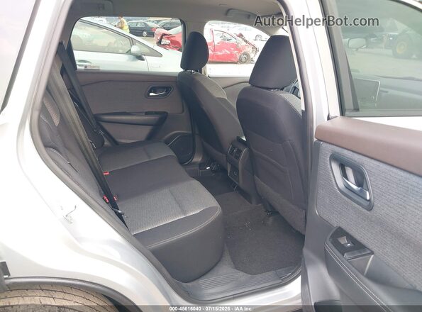 5N1BT3BB1PC839014 2023 NISSAN ROGUE Серебряный Вид наклейки с VIN-кодом