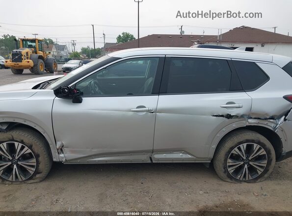 5N1BT3BB1PC839014 2023 NISSAN ROGUE Серебряный 