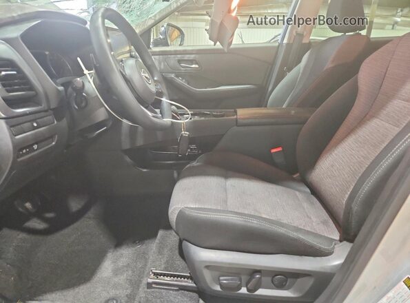 5N1BT3BB1PC925231 2023 NISSAN ROGUE Silver Front interior view