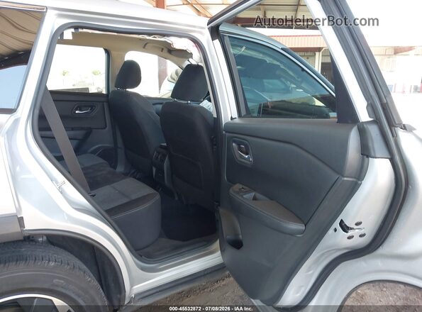 5N1BT3BB2RC683259 2024 NISSAN ROGUE Silver Widok naklejki z numerem VIN