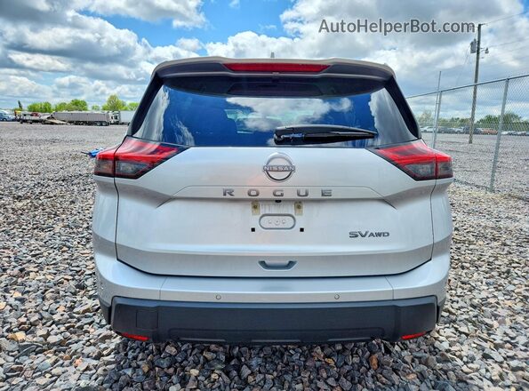 5N1BT3BB4RC676166 2024 NISSAN ROGUE Silver Вид ззаду