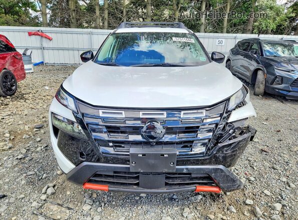 5N1BT3BB7SC831668 2025 NISSAN ROGUE White Vista frontal