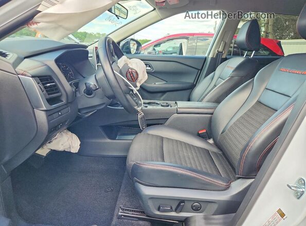 5N1BT3BB7SC831668 2025 NISSAN ROGUE White Vista interior delantera