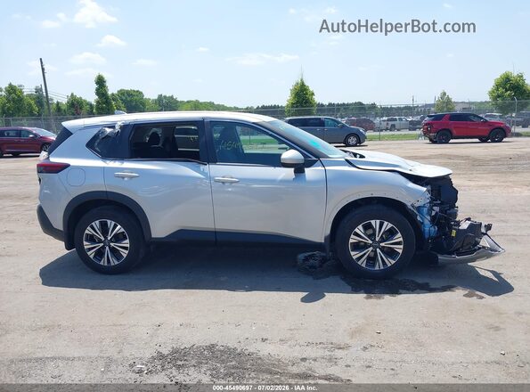 5N1BT3BB9PC768628 2023 NISSAN ROGUE Серебряный Вид задней части салона
