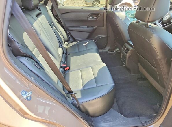 5N1BT3BB9RC755655 2024 NISSAN ROGUE Tan Вид задньої частини салону