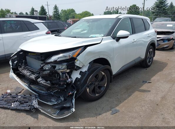 5N1BT3BB9TC684237 2026 NISSAN ROGUE Белый Передняя левая четверть