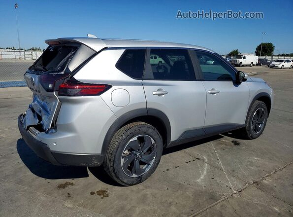 5N1BT3BBXSC770123 2025 NISSAN ROGUE Серебряный Задняя правая четверть