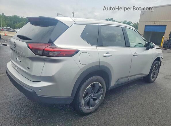5N1BT3BBXSC777783 2025 NISSAN ROGUE Silver Trasero derecho