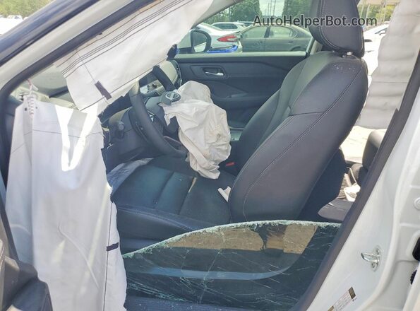 5N1BT3CA4SC674543 2025 NISSAN ROGUE White Front interior view
