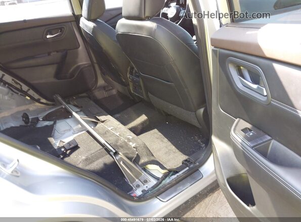 5N1BT3CB2PC736327 2023 NISSAN ROGUE Silver VIN sticker view